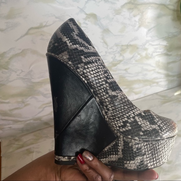 Shoe Dazzle Talitha Python Snake Print Faux Leather Slip-On Platform Wedge Heels - Picture 5 of 10